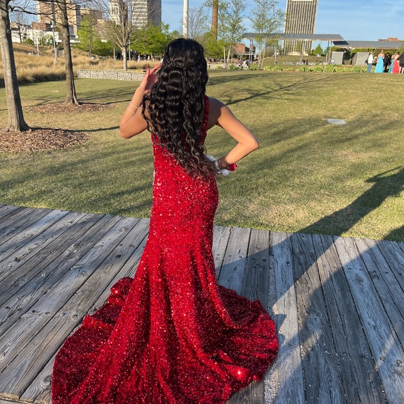 Prom dress - Picture 3 of 9